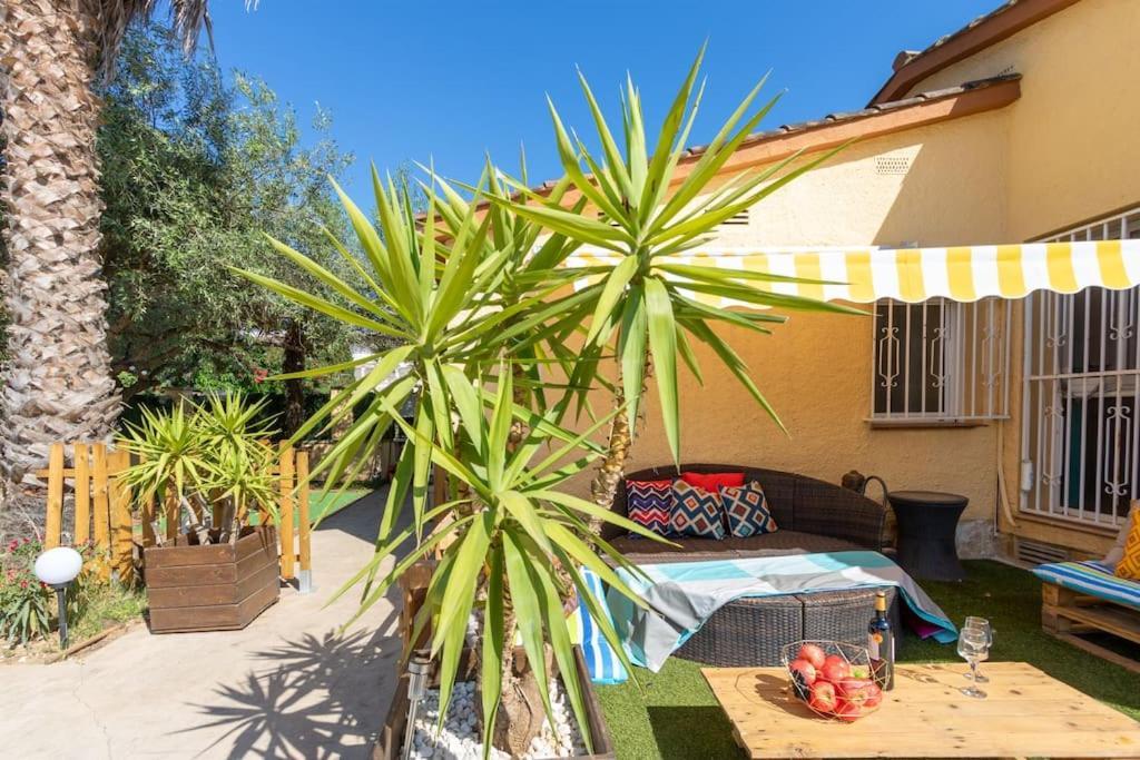 S46-Casa De Vacaciones Climatizada Con Piscina, En El Centro Junto Al Mar, Barbacoa Y Wiifi Емпуриабрава Екстериор снимка