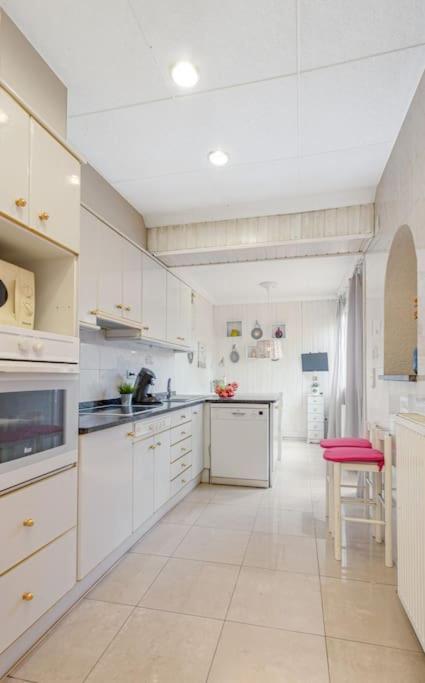 S46-Casa De Vacaciones Climatizada Con Piscina, En El Centro Junto Al Mar, Barbacoa Y Wiifi Емпуриабрава Екстериор снимка