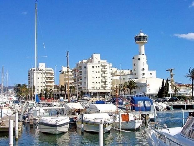 S46-Casa De Vacaciones Climatizada Con Piscina, En El Centro Junto Al Mar, Barbacoa Y Wiifi Емпуриабрава Екстериор снимка